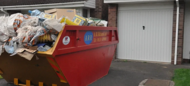 What Can You Put in a Skip? A Complete UK Guide